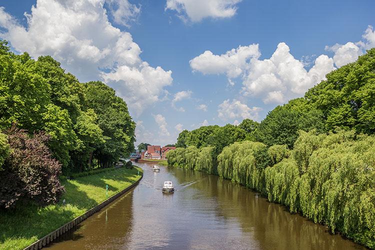 Boote auf der Ems in Meppen.