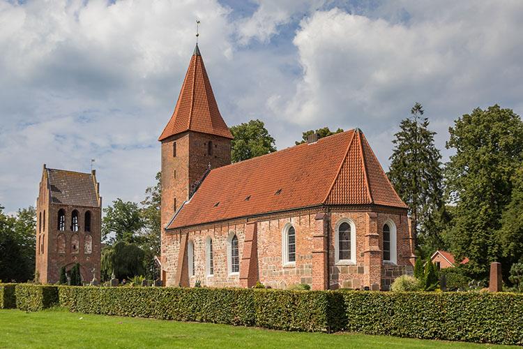 St.-Ulrichs-Kirche im historischen Rastede.